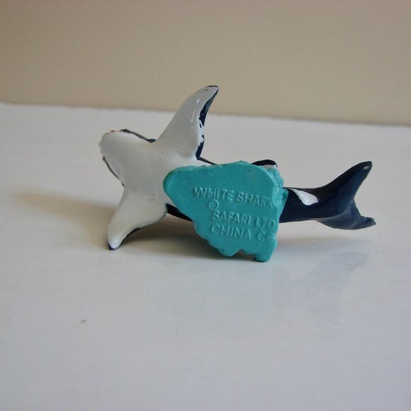 Safari Ltd Animals Marine Ocean Blue Whale Squid Bull Shark Tooth White Shark - Picture 8 of 15